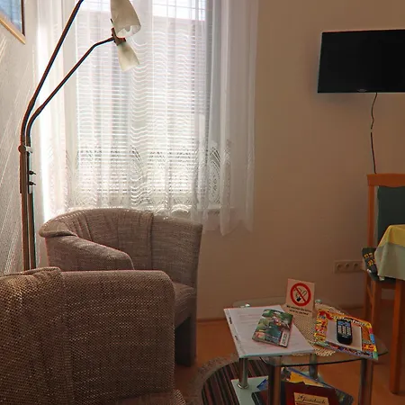 Sea Noise, Ahlbeck Daire *