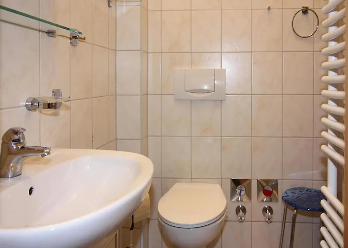 Sea Noise, Ahlbeck Lägenhet